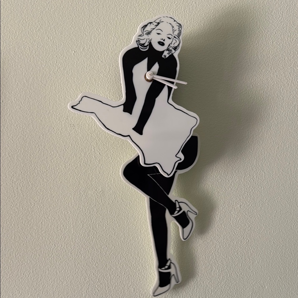 Black and White Silhouette Marlin Monroe Wall Clock